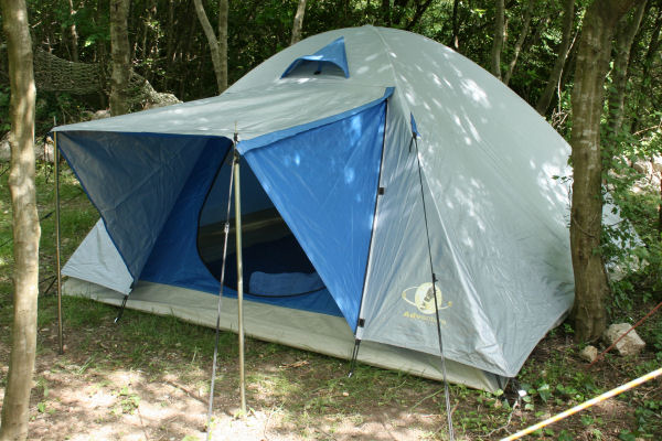 Swallowtail Snug - €15 per person per nightRoomy 2 person tent (sold as a 4 person tent but a bit cosy for 4 in our opinion). Crawl in entrance porch, mosquito netted vents and doors, storage pockets. Bedding and quilted roll mats supplied.